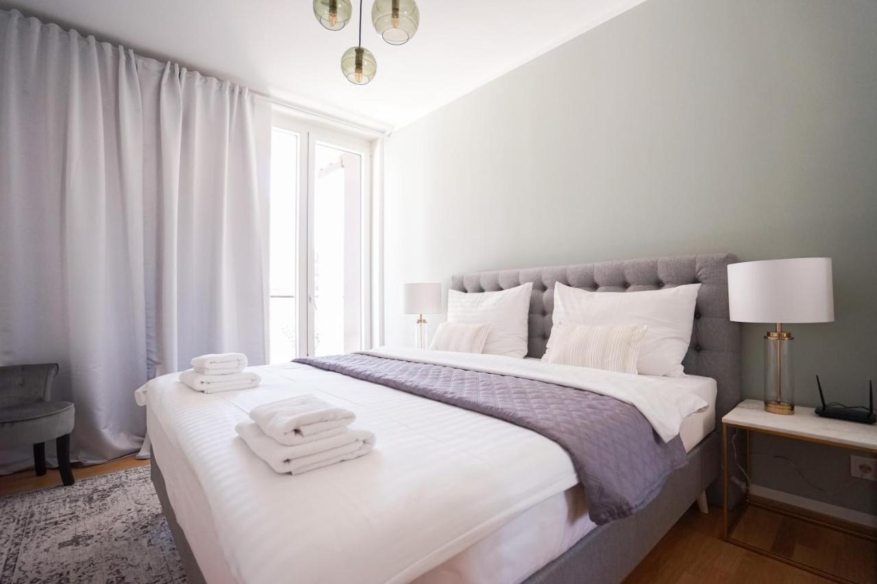 Exclusive 2-Bedroom Condo With Pool & Balcony Viena Exterior foto